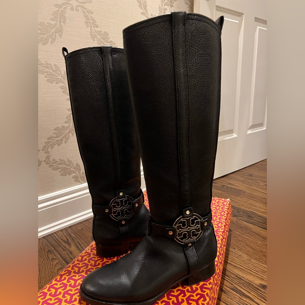 **SALE** Tory Burch - Riding Boot  *LIKE NEW - MUST GO*